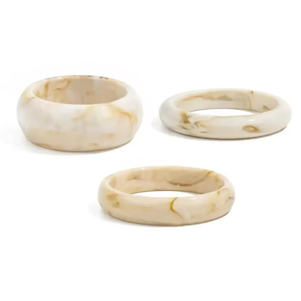 Vintage 1970’s  Beige Boho Resin Bangles / Set of 3